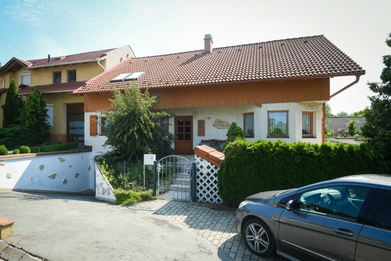 Haus Lucia Leilighet Eger Eksteriør bilde